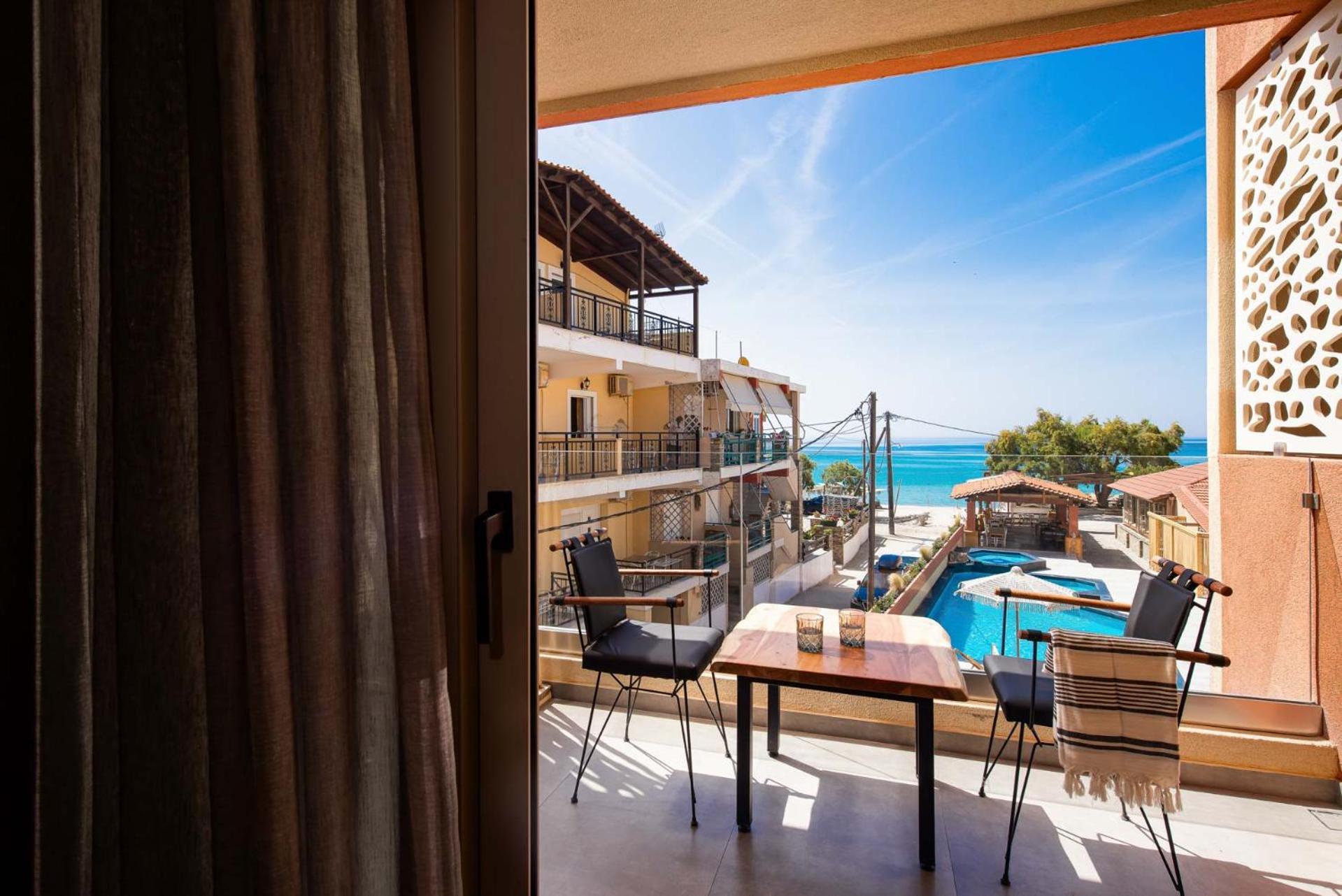 Castaway Suites - Studios Christos Лименария Екстериор снимка
