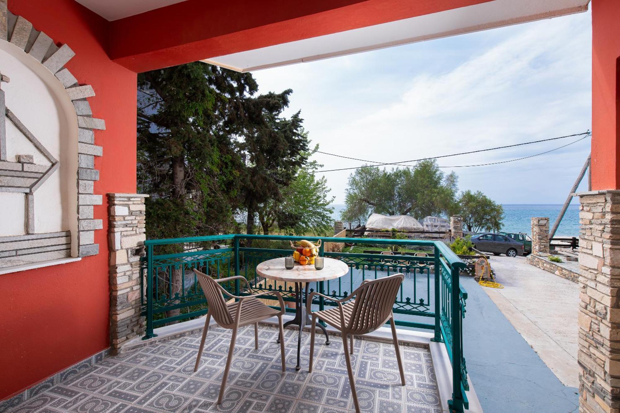 Castaway Suites - Studios Christos Лименария Екстериор снимка