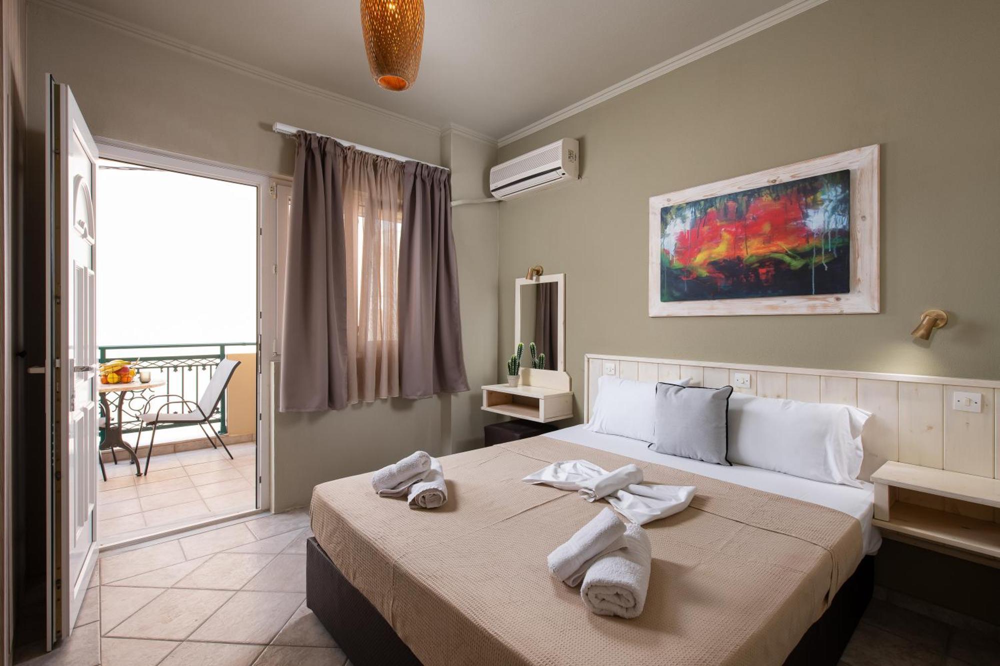 Castaway Suites - Studios Christos Лименария Екстериор снимка