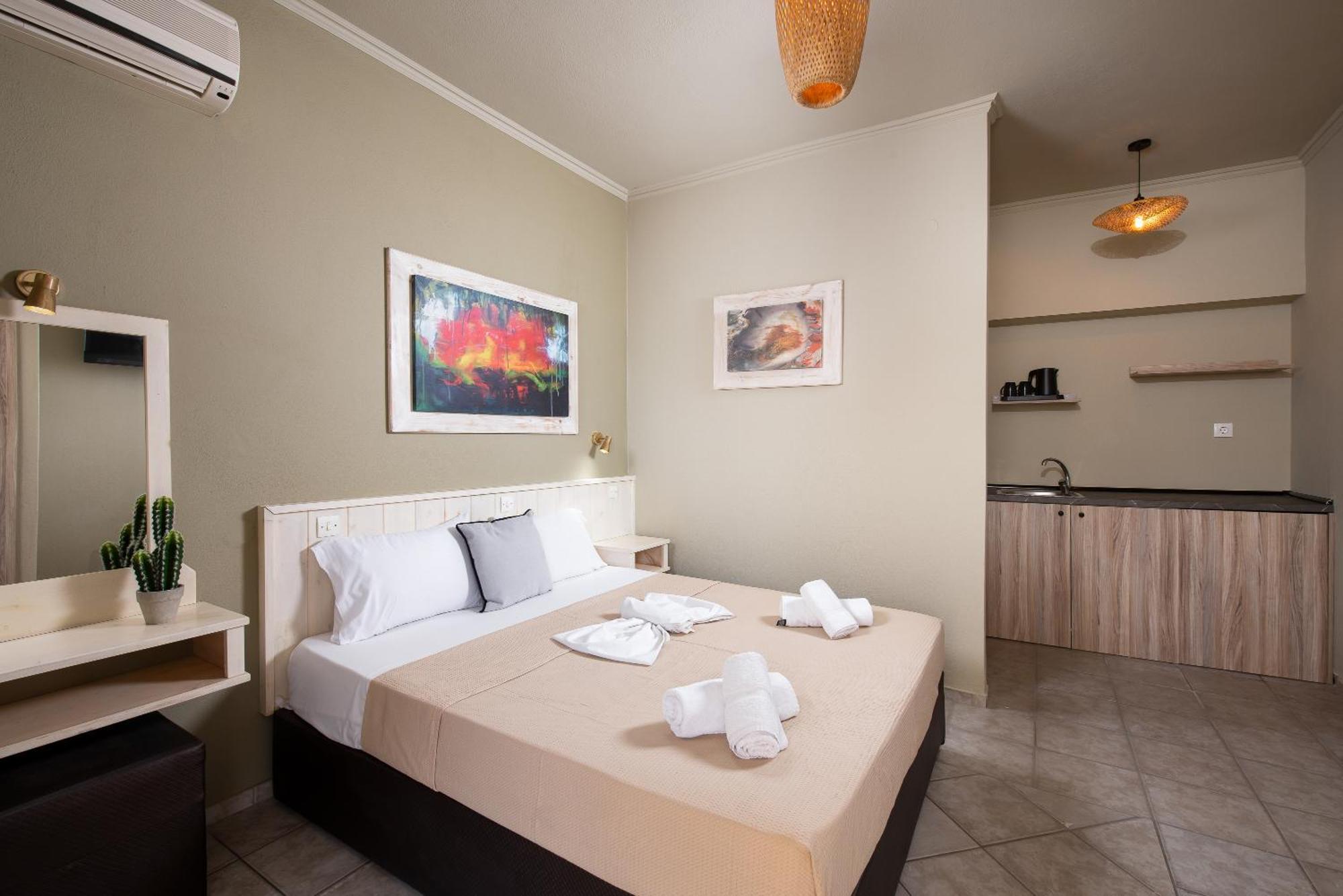 Castaway Suites - Studios Christos Лименария Екстериор снимка