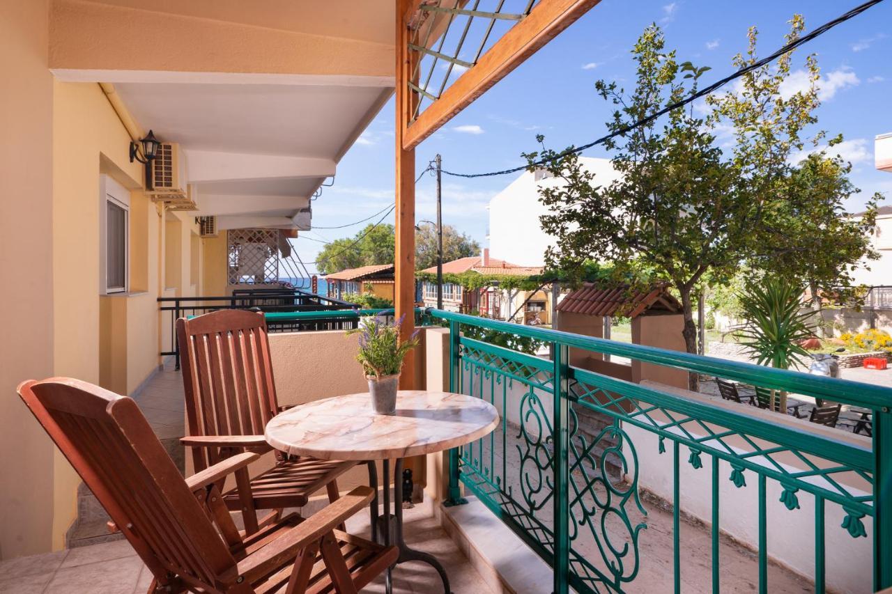Castaway Suites - Studios Christos Лименария Екстериор снимка